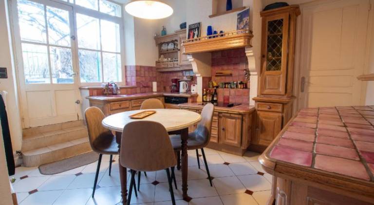 Fully equipped nice vacation home with grill, patio & yard | Good for workation | Pet-friendly — photo 4