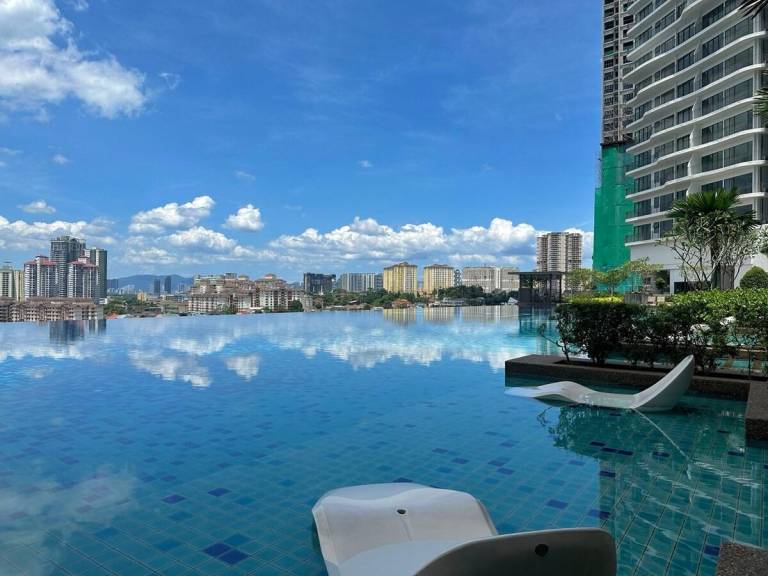 Apartment with pool — photo 3