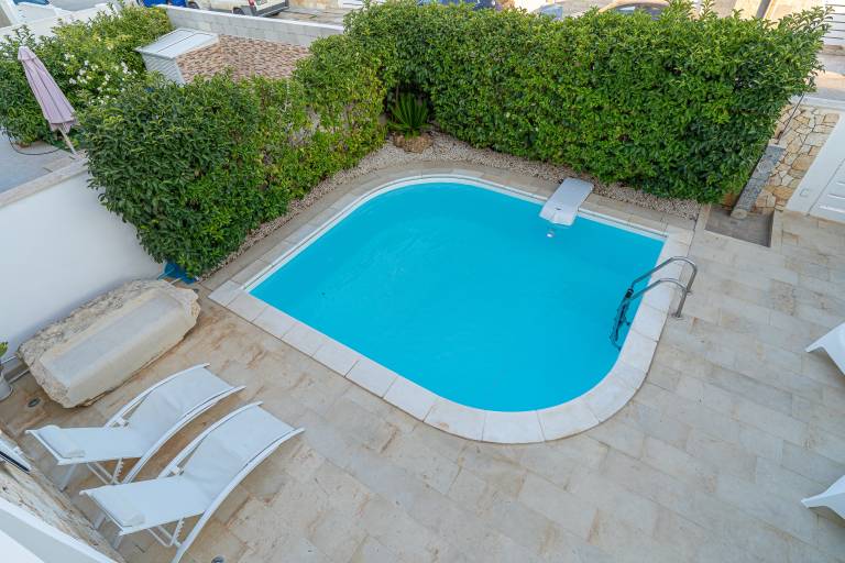 Beautiful rental apartment with barbeque, yard & terrace | Garden view | Dogs allowed — photo 2
