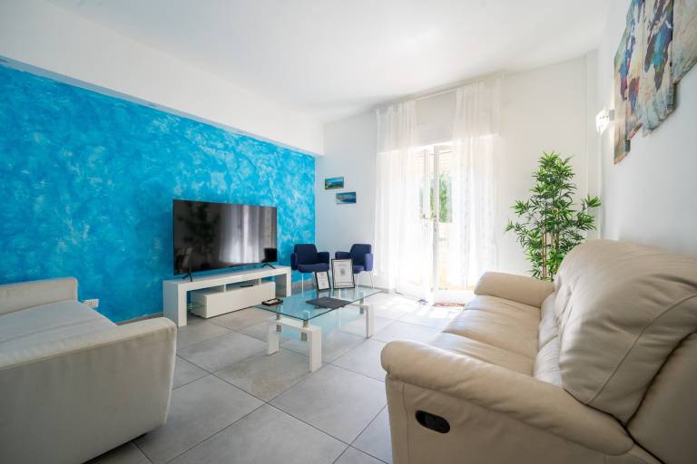 Family-friendly pleasant holiday apartment with yard & barbecue | Beach nearby | Pet-friendly in Ancona