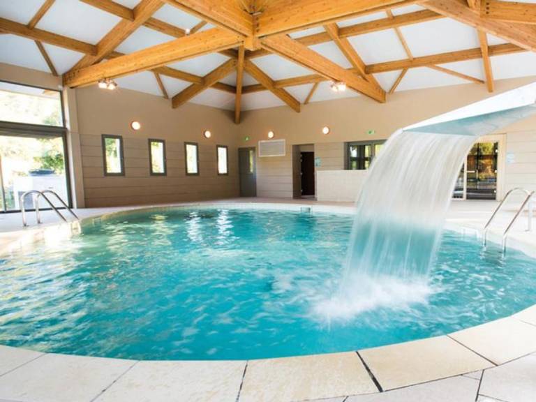 Holiday apartment with terrace & heated pool — photo 3
