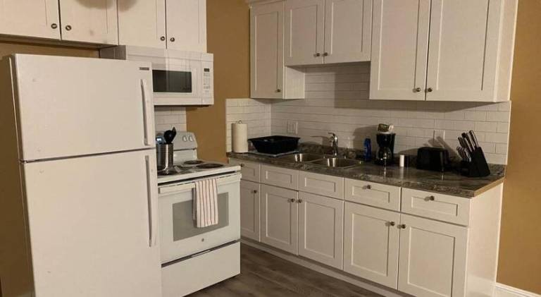 2 bedroom cozy SUITE, 1 min walk to the beach — photo 4