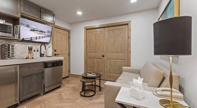 Alpine Abode at The Westgate Resort in Canyons Village Ski-In Ski-Out Condo Hosted by Nestique — photo 3