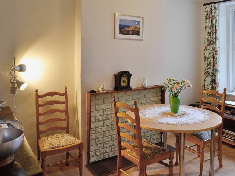 Cottage with yard & barbecue — photo 5