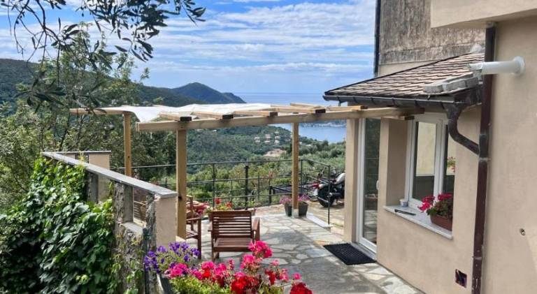 Vacation home with garden & barbeque in Chiavari