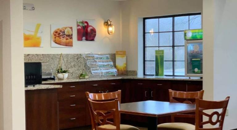 Quality Inn & Suites Prestonsburg next to Mountain Arts Center — photo 5