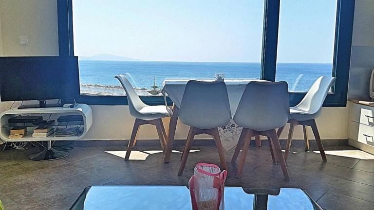 Apartment with patio | Sea view — photo 2