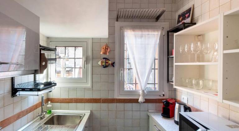 Apartment | Close to Two Towers — photo 3