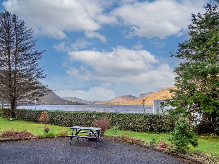 Nice house with yard | Suitable for remote work | Pets allowed — photo 2