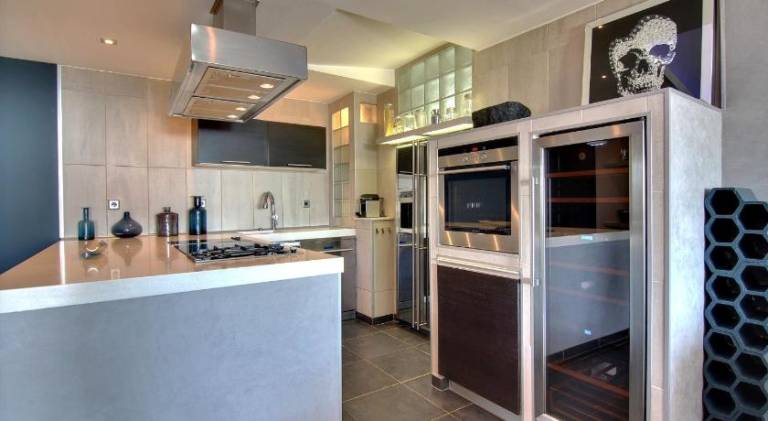 Apartment with pool & jacuzzi | Pets are welcome — photo 4