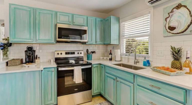 South Beach Cabana Up (Private Front Deck, Pool, Steps from the Beach) — photo 5