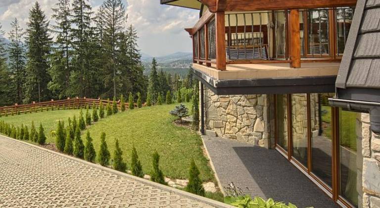 Lovely vacation home with patio, barbeque & yard | Dogs allowed — photo 5