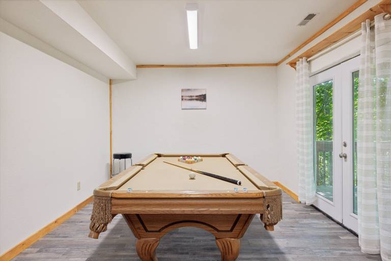 House with pool, hot tub & BBQ — photo 5