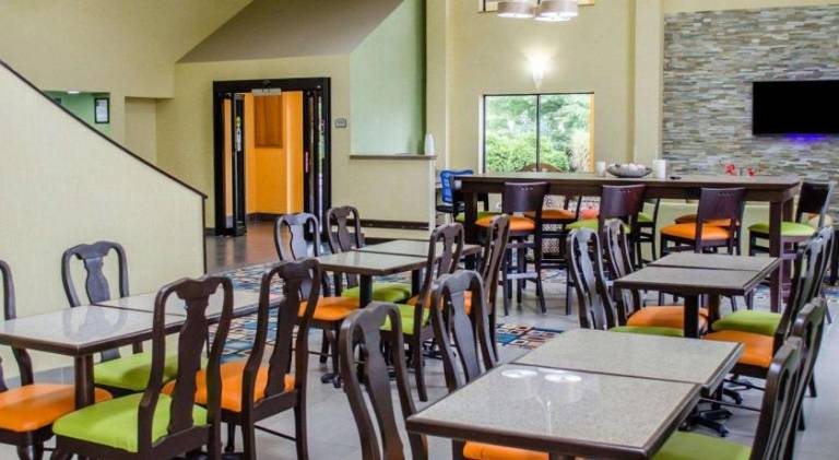 Quality Inn and Suites Medina- Akron West — photo 5