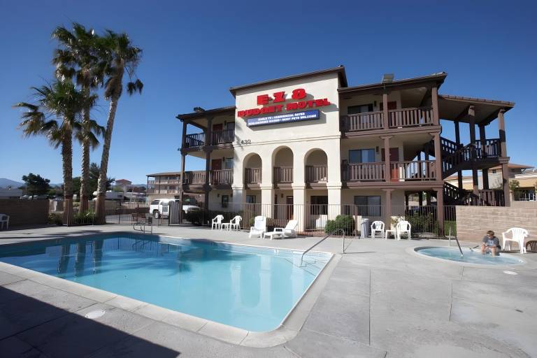 Palms Inn & Suites — photo 3