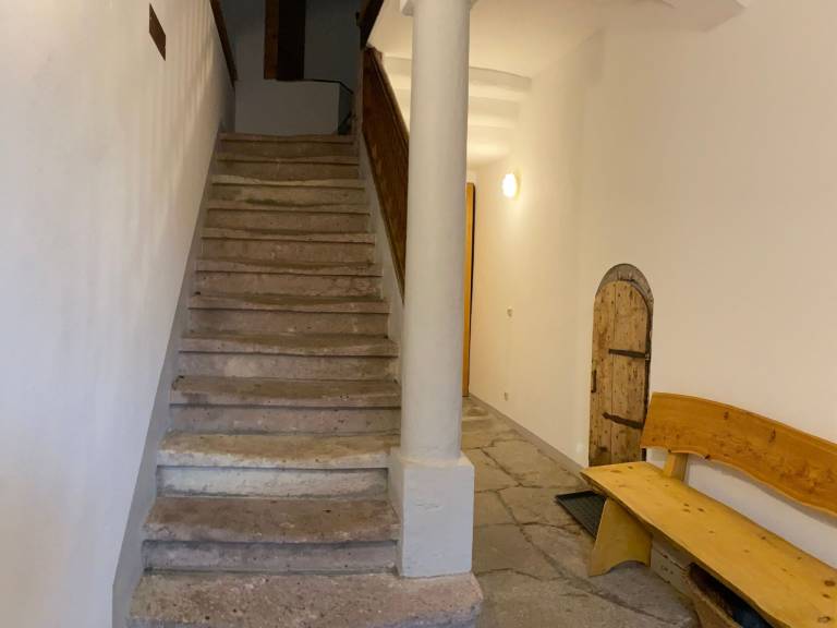 Family-oriented vacation home with barbeque & patio | Mountain view | Pets are welcome — photo 2