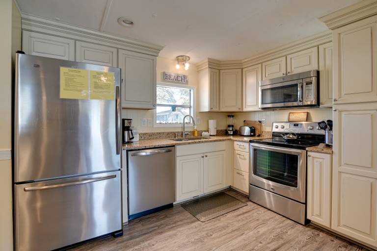 Walk to Ocean: Surfside Beach Home w/ Pool Access — photo 3