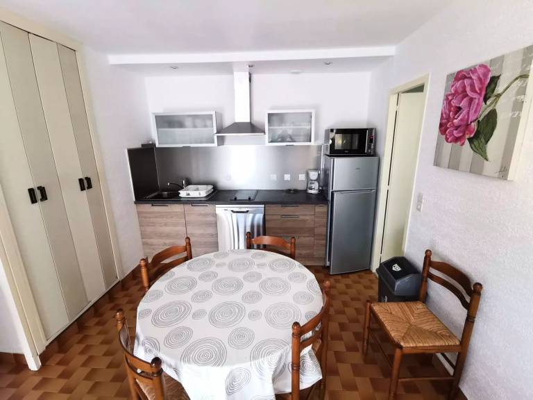 Charming holiday apartment with patio | Beach nearby | Pet-friendly — photo 5