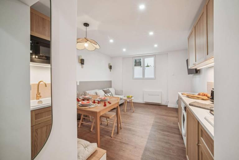 Holiday apartment with sauna & jacuzzi in Thiers