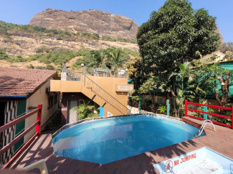 Villa  Thane