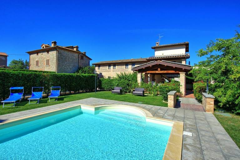 Family-friendly villa with private pool, barbecue & terrace | Pets are welcome — photo 4