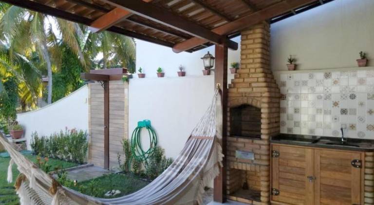 Lodge with barbecue, yard & terrace — photo 3