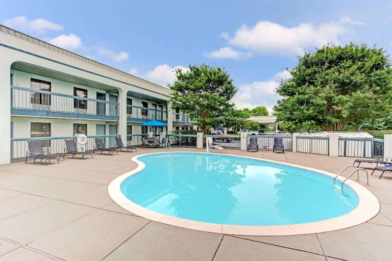 Baymont by Wyndham Murfreesboro — photo 5