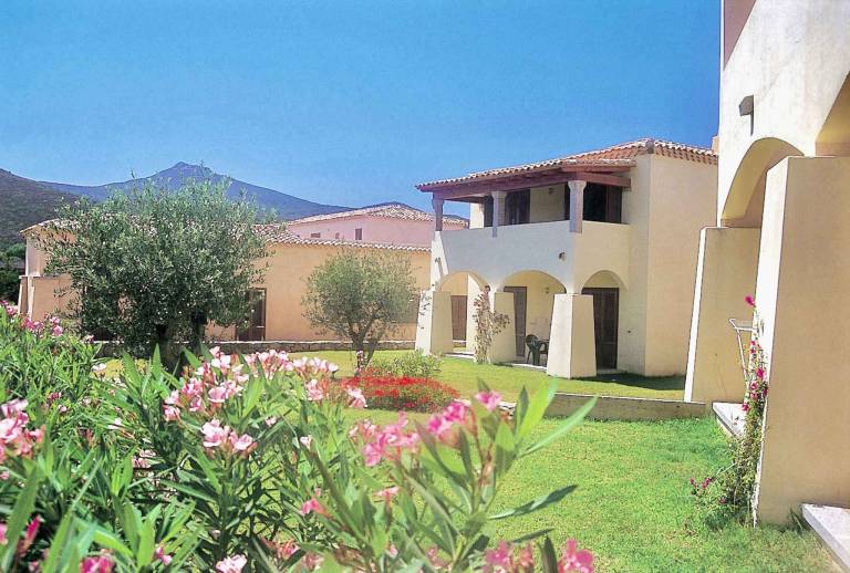 Nice holiday apartment with yard & terrace | Beach nearby | Pets allowed — photo 4