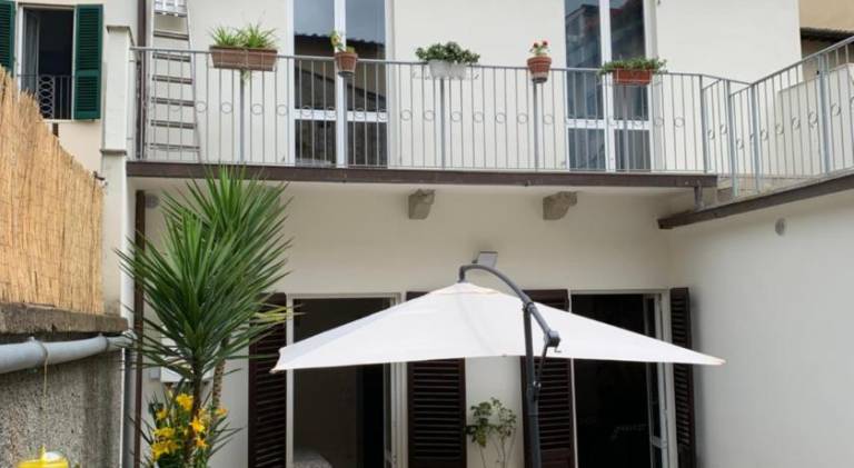 Beautiful holiday apartment with barbecue, yard & terrace | Next to Florence Cathedral | Perfect for remote work | Pets are welcome — photo 3