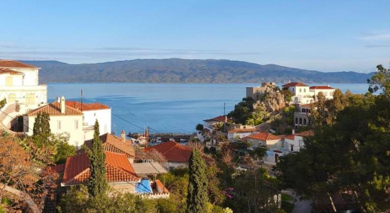 House with 2 rooms for 6 persons in Hydra