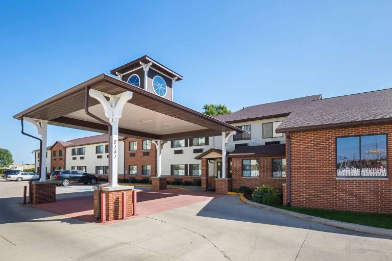 Motel 6 Waterloo, IA - Crossroads Mall - Cedar Falls in Waterloo, IA