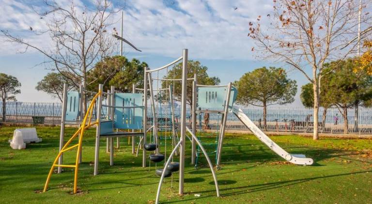 Sea view aparment Nea Paralia — photo 4