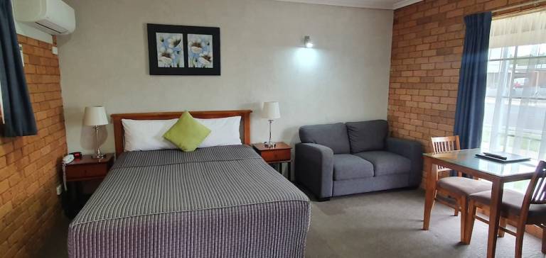 Motel Deniliquin Council
