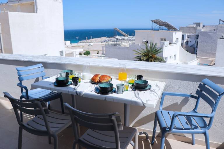 Duplex avec terrasse vue mer et ville Pieds dans l eau