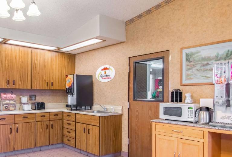 Super 8 By Wyndham Missoula/Brooks Street — photo 4