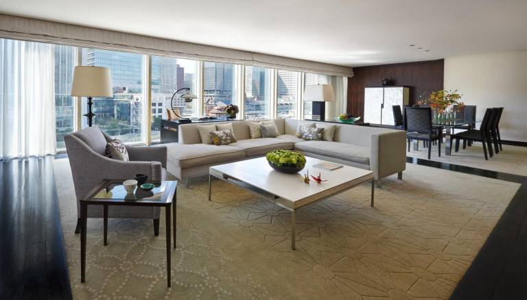 Four Seasons Hotel Tokyo at Marunouchi — photo 2