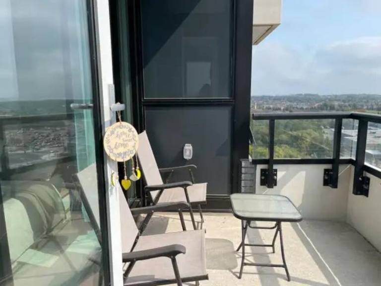 Condo Uptown Core