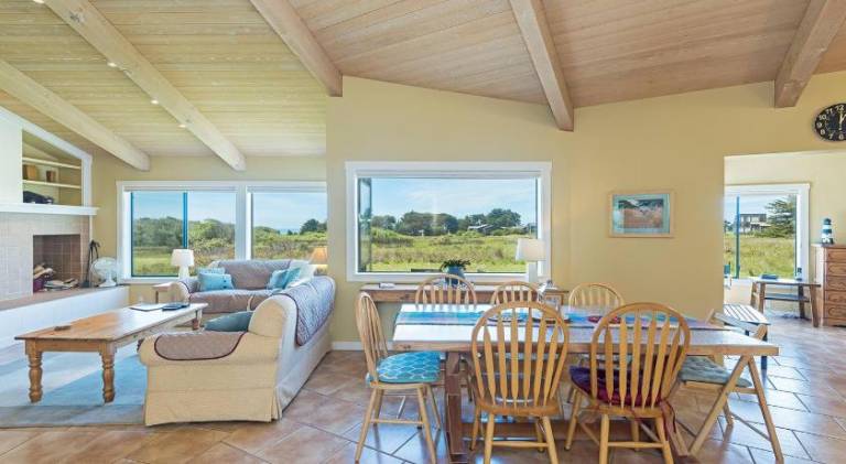 Lovely vacation home with pool | Beach nearby | Pet-friendly — photo 4