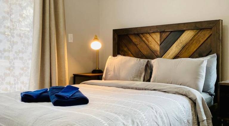 House | Good for workation | Pets are welcome in Southington, CT