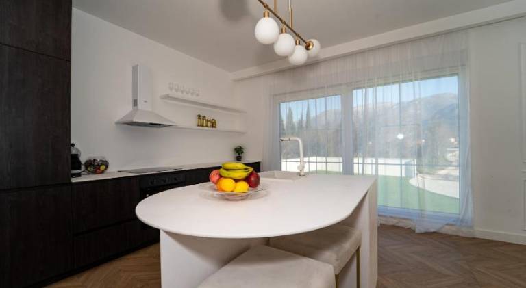 Villa with hot tub & pool | Pets are welcome — photo 4