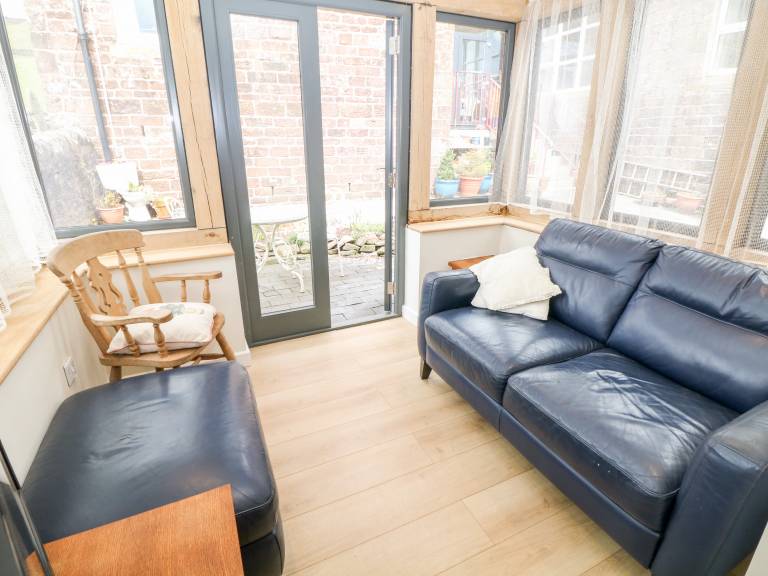 Cottage with yard | Pets are welcome — photo 3
