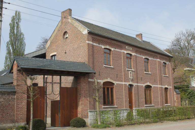 Vacation home with patio, barbeque & garden in Hasselt