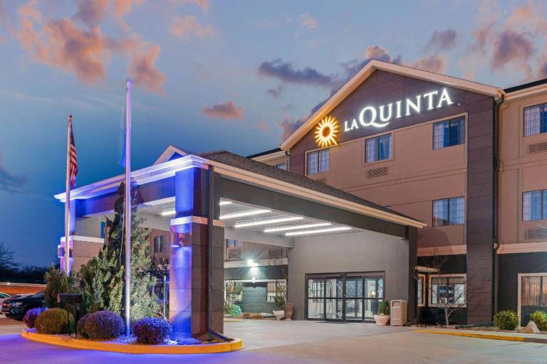 La Quinta Inn & Suites by Wyndham Ada — photo 2