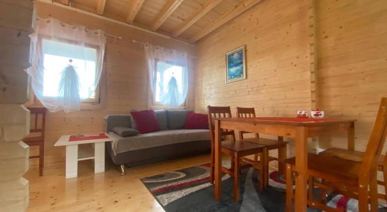 Chalet with BBQ, patio & garden | Pets are welcome — photo 4
