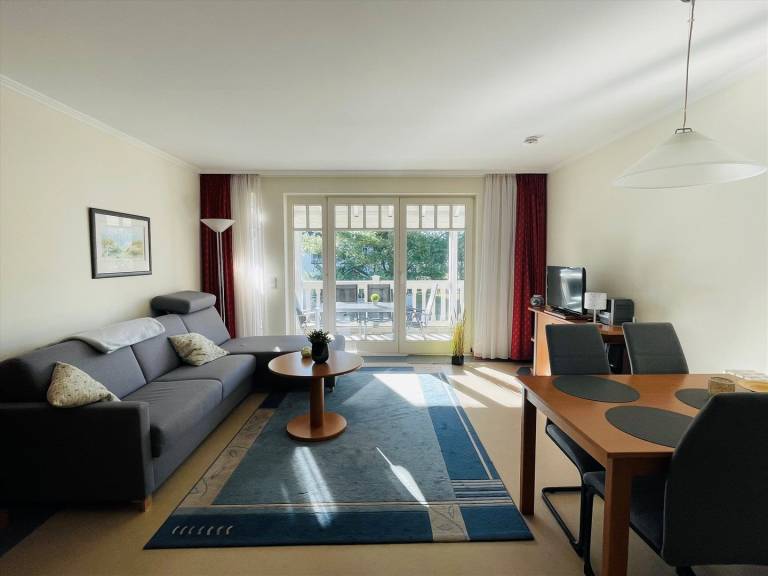 Komfort Ferienwohnung mit 1 Schlafzimmer und Balkon im Obergeschoss in Binz