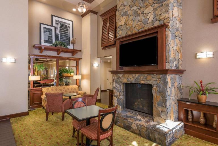Hampton Inn & Suites Florence-North-I-95 — photo 2
