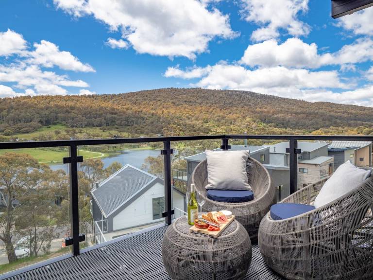Holiday Houses & in Perisher Valley from 220 HomeToGo