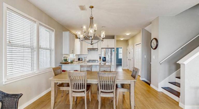 Spacious Seabreeze Trail home with gulf views & shared pool - short walk to beach — photo 3
