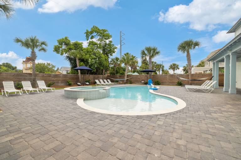 House with grill, patio & garden | Garden view — photo 4
