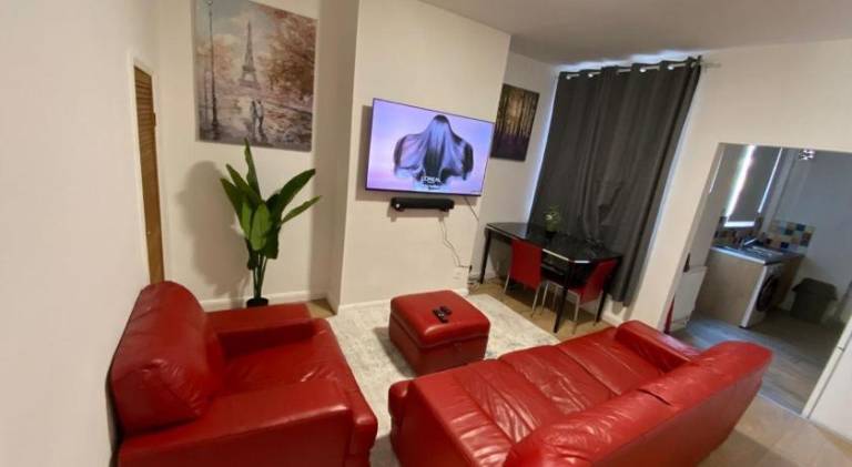 House with garden | Pet-friendly in Leicester